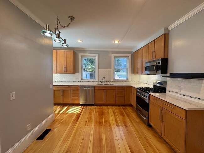 Primary Photo - 8 Elmwood St