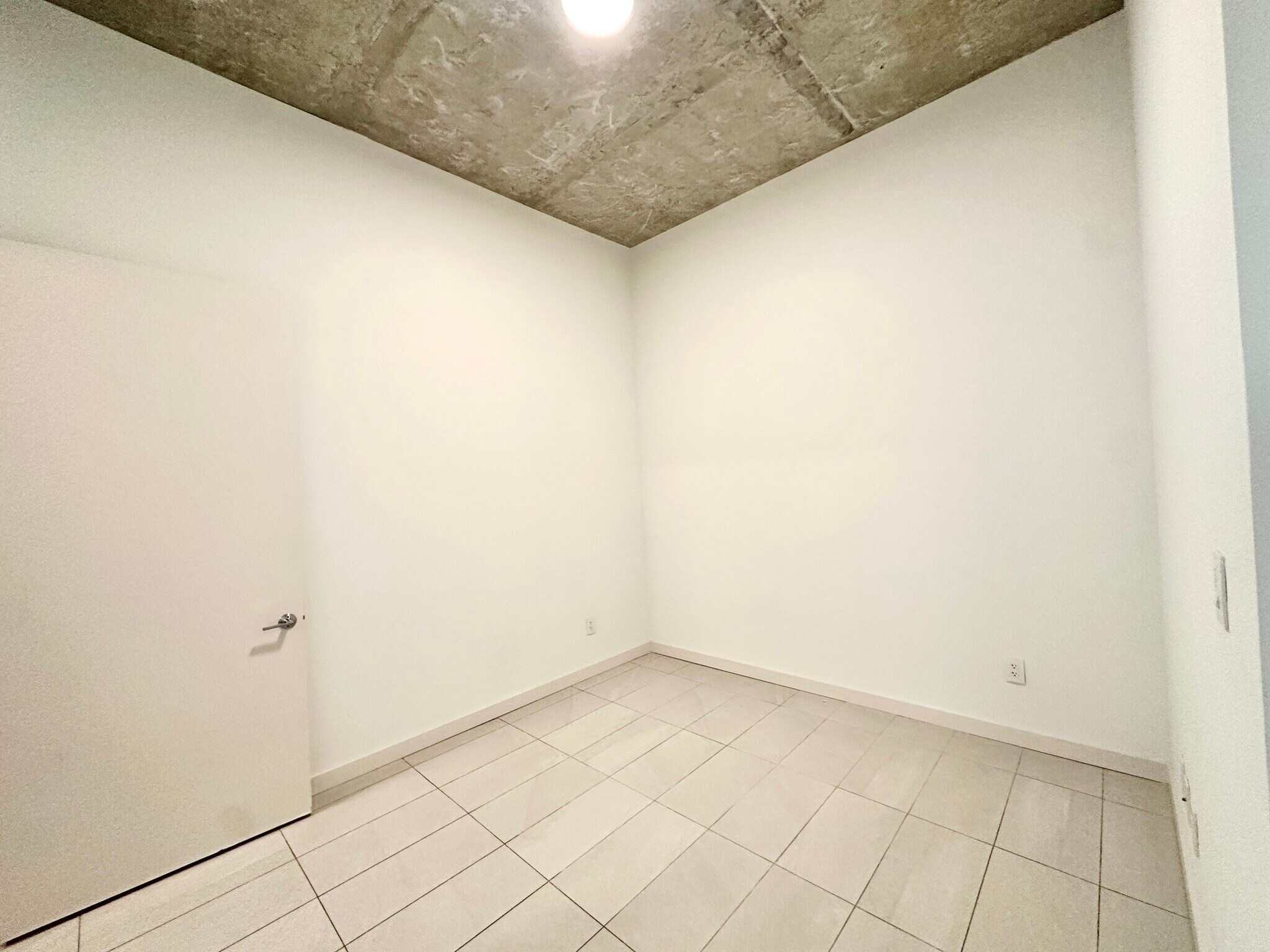 Building Photo - 142 NW 31st St