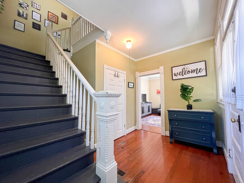 Building Photo - 200 S Elliott St