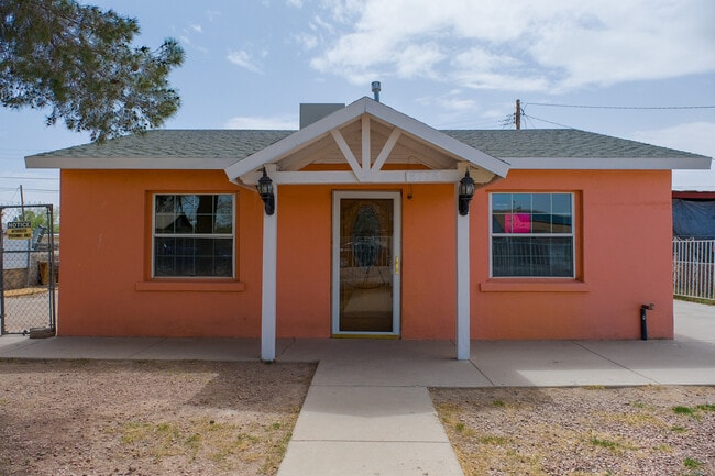 Primary Photo - 8326 Verde Cir