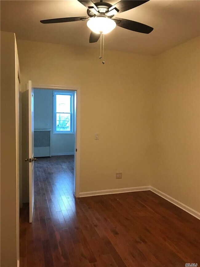 Building Photo - 276 Bleecker St