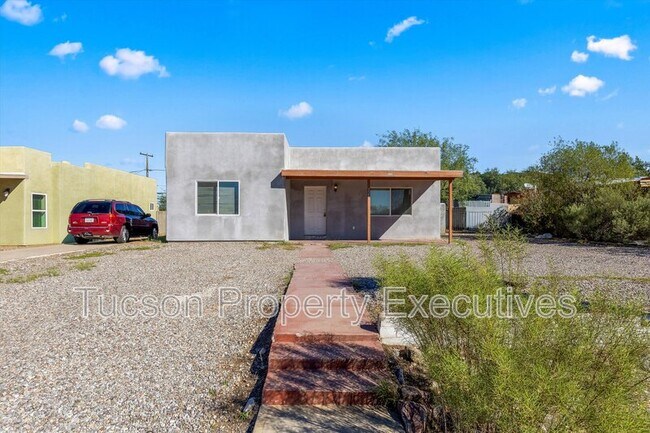 Building Photo - 227 E Waverly St