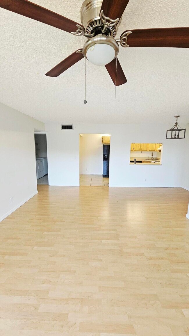 Building Photo - 1001 Green Pine Blvd