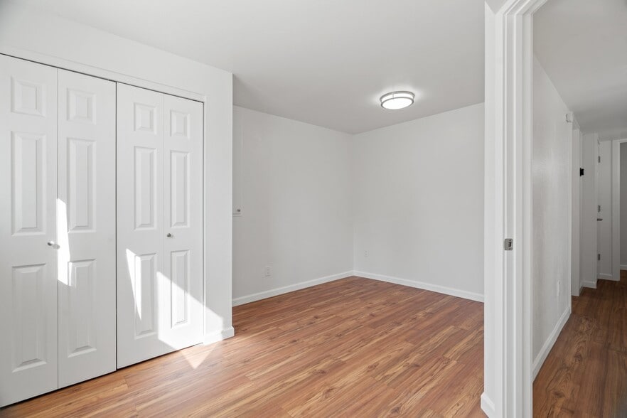 Room #1 - 411 124th St S