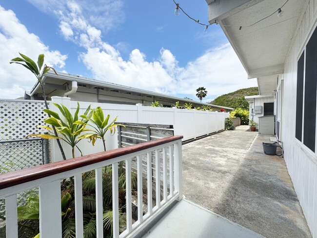 Building Photo - Pet Friendly Kailua House with Solar Hot W...
