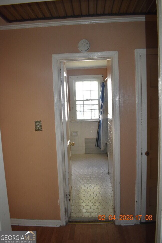 Building Photo - 1088 Radio Dr