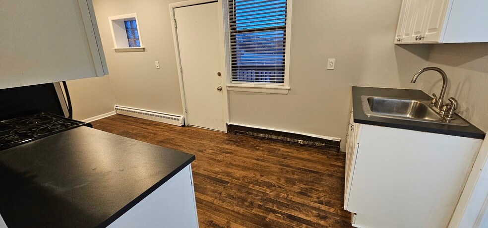 Building Photo - 3827 N Drake Ave