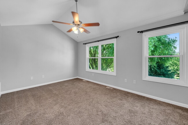 Building Photo - 41 Squire Cir