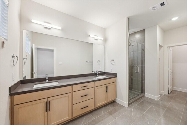 Building Photo - 24403 Colonial Willow Dr