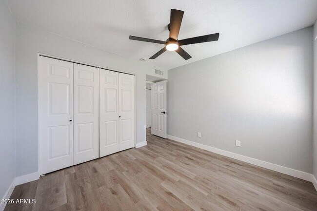 Building Photo - 3951 E Waltann Ln