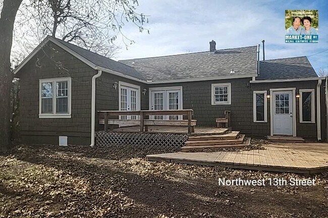 Building Photo - 705 NW 13th St