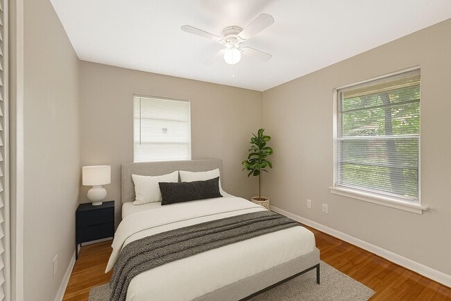 Building Photo - 4319 Howcher St