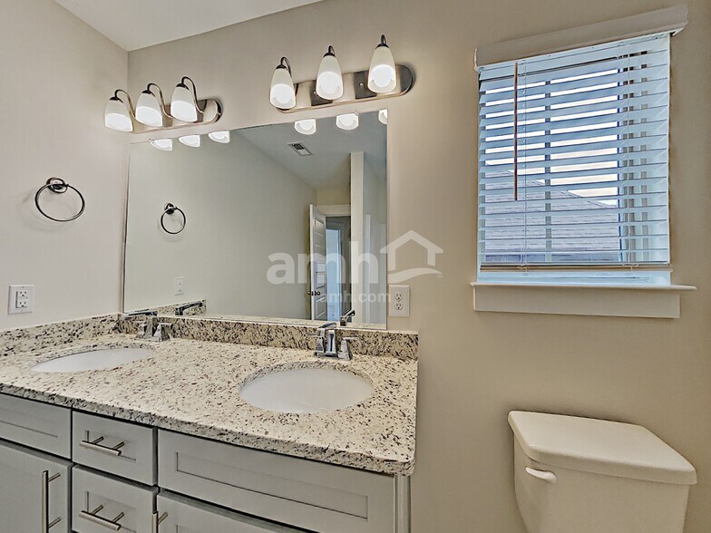 Building Photo - 5141 Jack Byrnes Dr