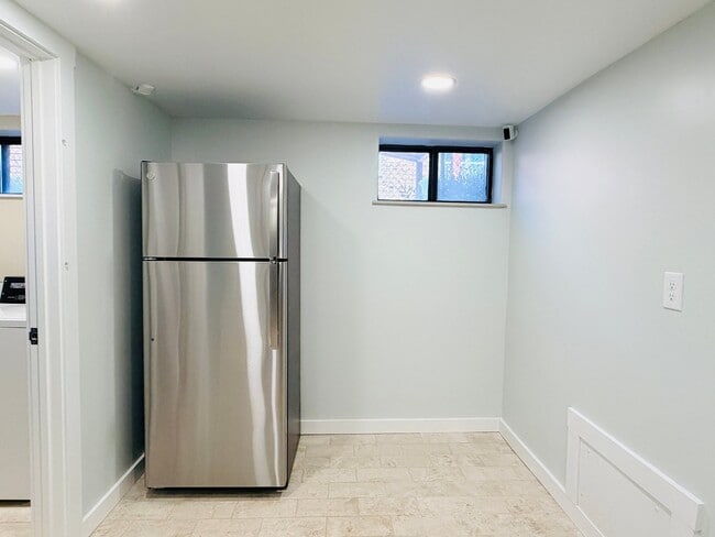 Building Photo - 71 N 400 W