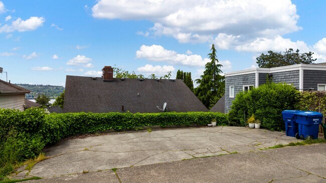 Building Photo - 3814 46th Ave NE