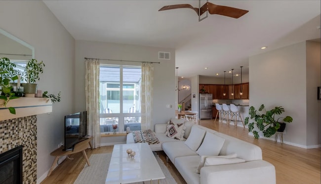 Building Photo - AMAZING LOCATION 5 Bed 4 Bath Home in Loui...