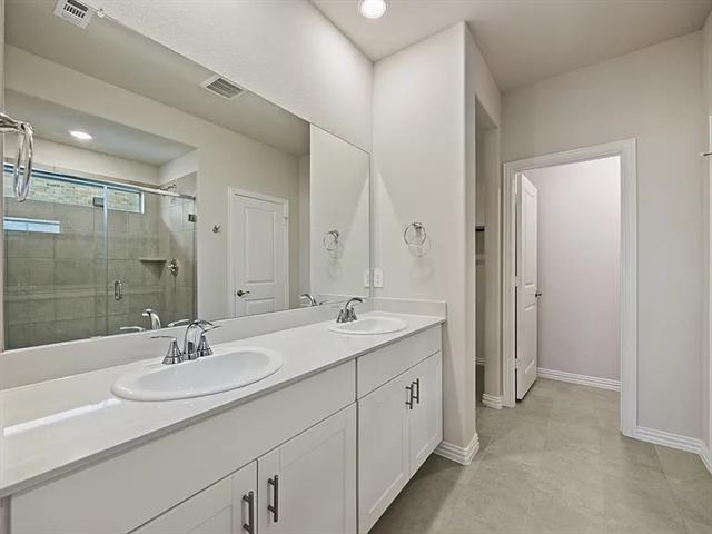 Building Photo - 1017 Emberwood Dr