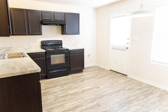 Building Photo - 4013 Bonita Springs Dr