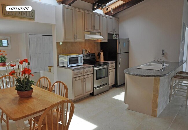 Building Photo - 34 Beach Plum Rd