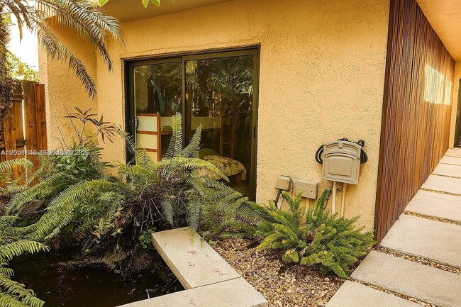 Building Photo - 7441 Bay Hill Dr