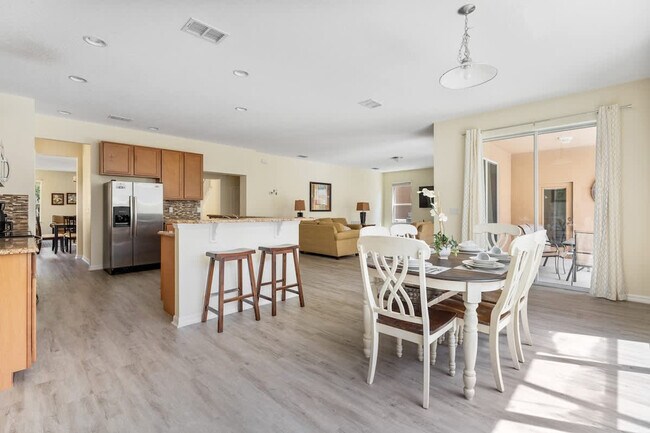Building Photo - 220 Las Fuentes Dr