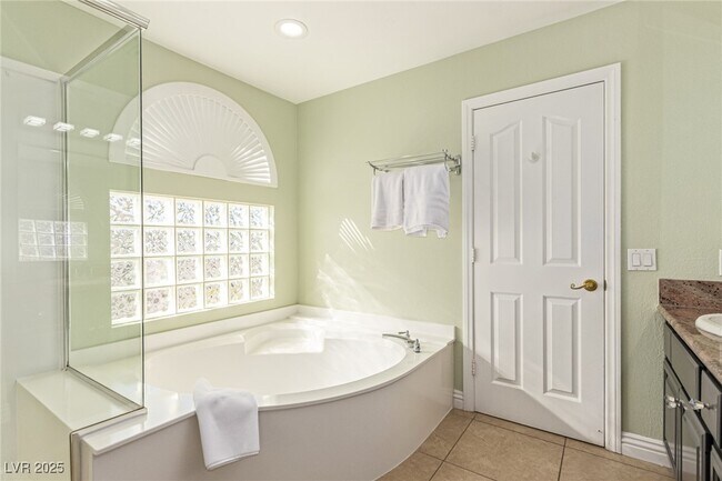 Building Photo - 9523 Coral Bell Ct