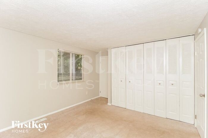 Building Photo - 330 Hembree Forest Cir