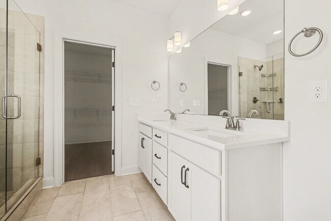 Building Photo - "Spacious 4-Bedroom Retreat with 3.5 Baths in Charming Mt. Juliet!" Beautiful Almost 1/2 Acre Lot...