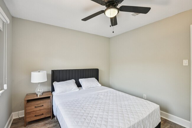 Building Photo - 15642 Pagehurst Dr