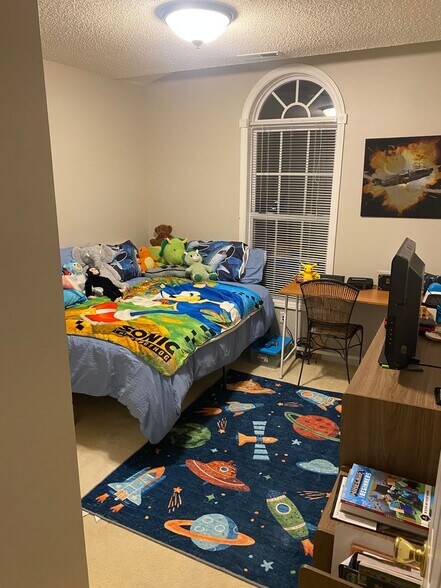 Building Photo - 2459 Shadow Valley Rd