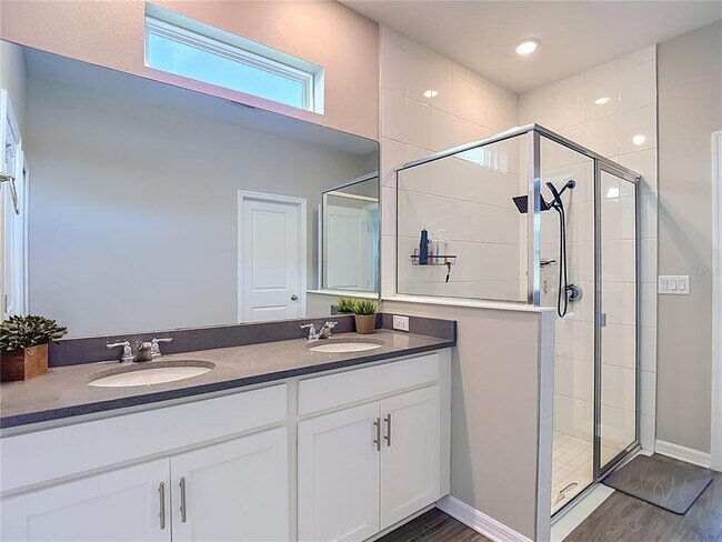 Building Photo - 7531 Ashcroft Dr