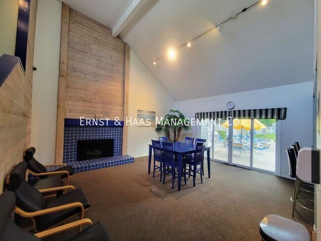 Building Photo - 6020 Bixby Village Dr