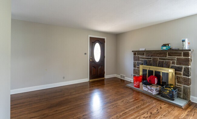 Building Photo - Rare 4 bed Gem in Marple Newtown