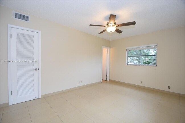 Building Photo - 7500 NW 5th Pl