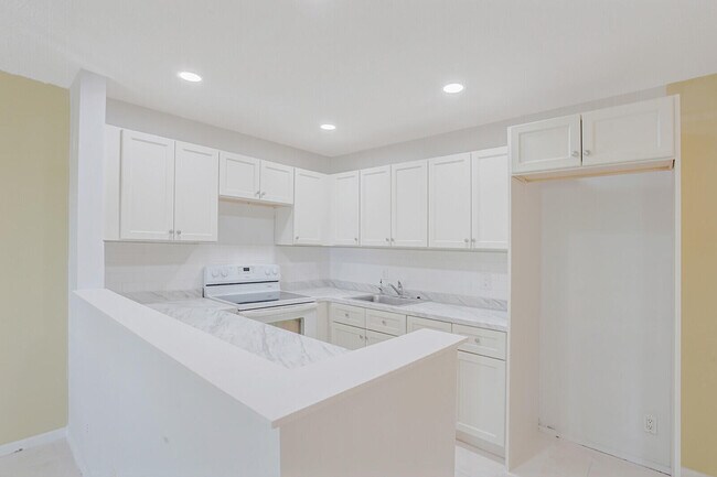 Building Photo - 177 Newport Dr