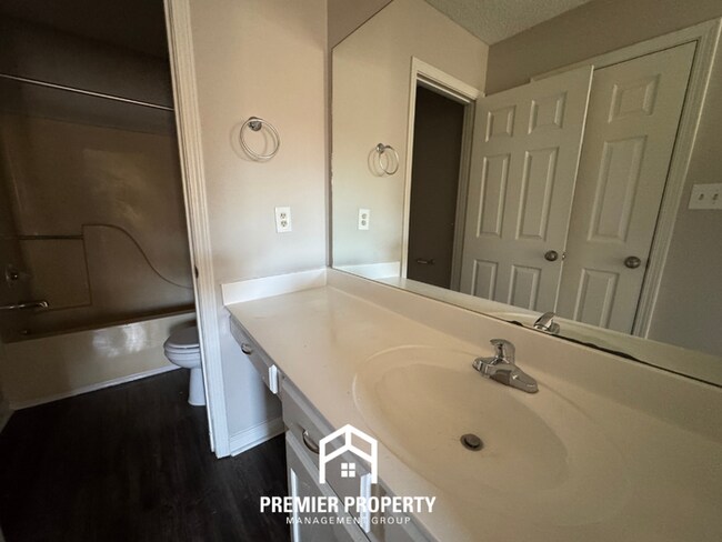 Building Photo - 4252 Elysian Dr