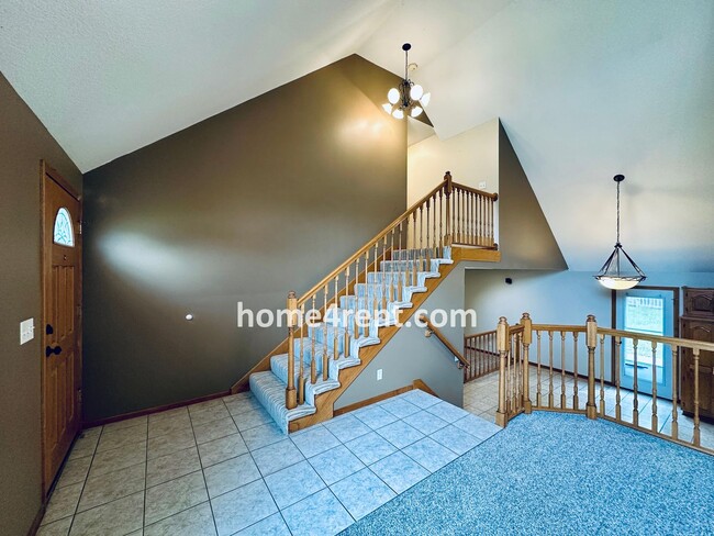 Building Photo - Spacious Four Bedroom Home in KCMO w/ Bran...