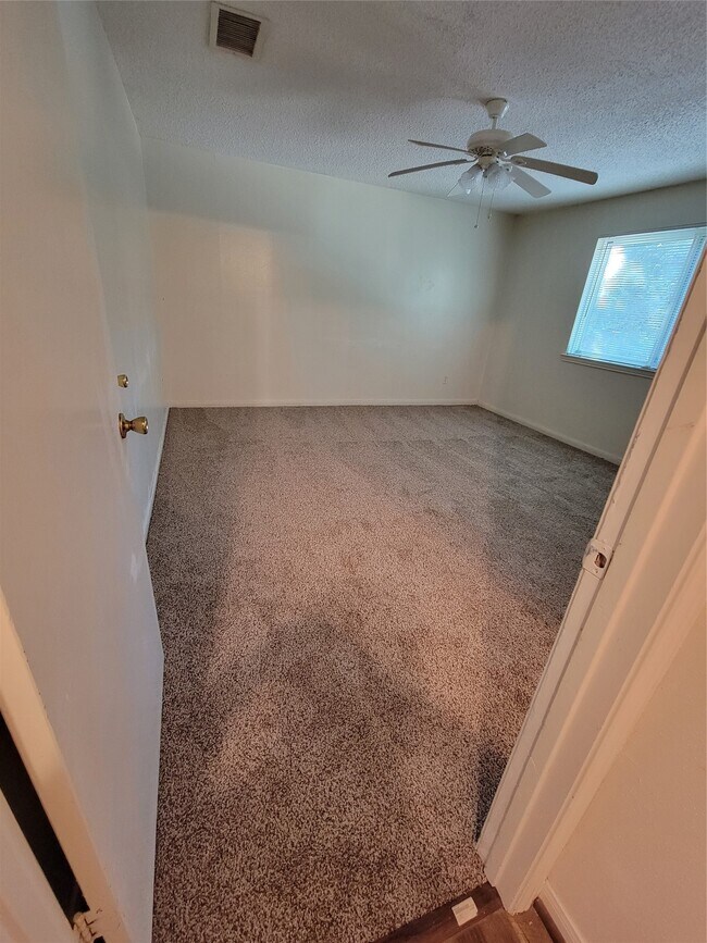 Building Photo - 2139 Shiveley Cir