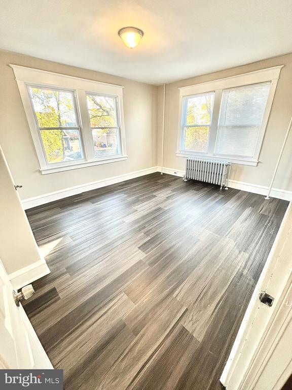 Building Photo - 360 Elm Ave