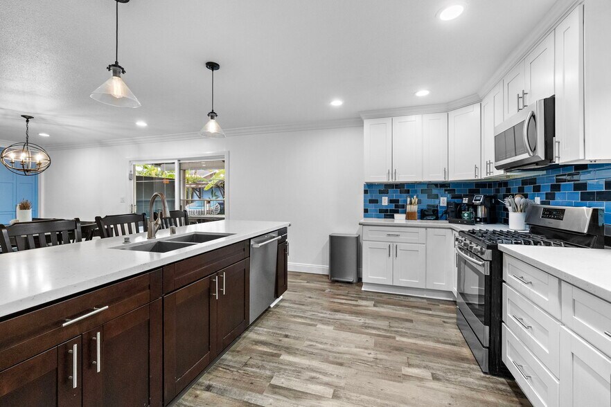 Building Photo - 1581 Baker St