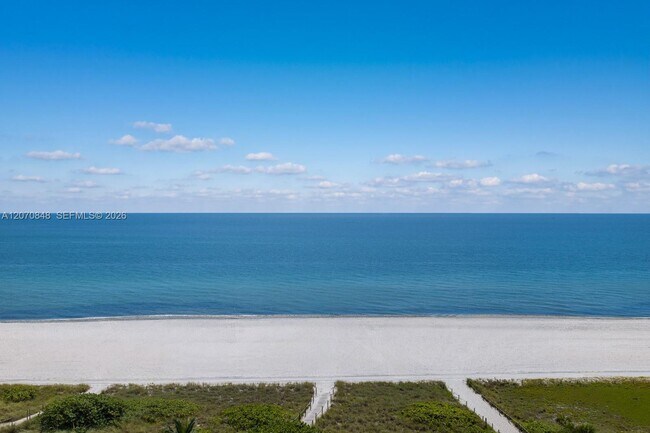 Building Photo - 5875 Collins Ave