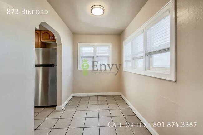 Building Photo - 873 Binford-