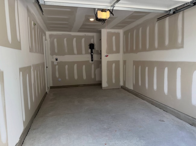 Building Photo - 313 Cherry Laurel Dr