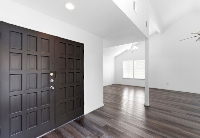 Building Photo - 506 Willow Wisp Cir