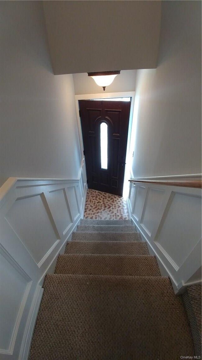 Building Photo - 113 Maple Pl