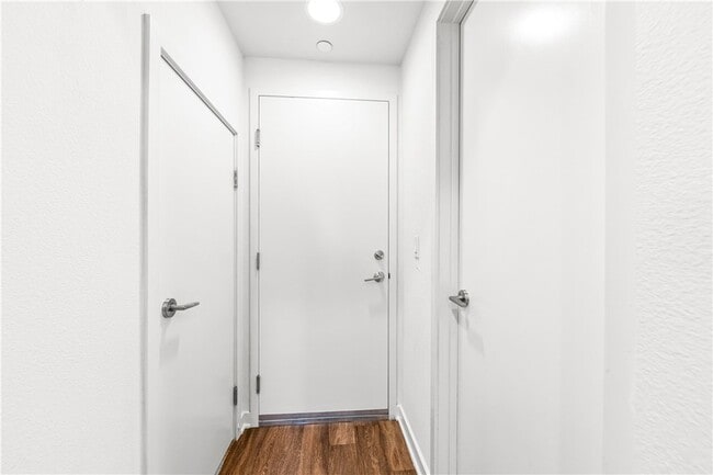 Building Photo - 706 Colorado Cir