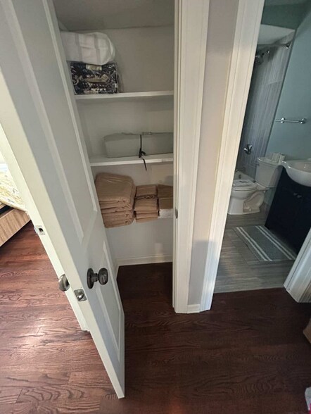 Building Photo - 55 Parkside Ave