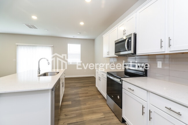 Building Photo - 561 Mountain Vw Dr