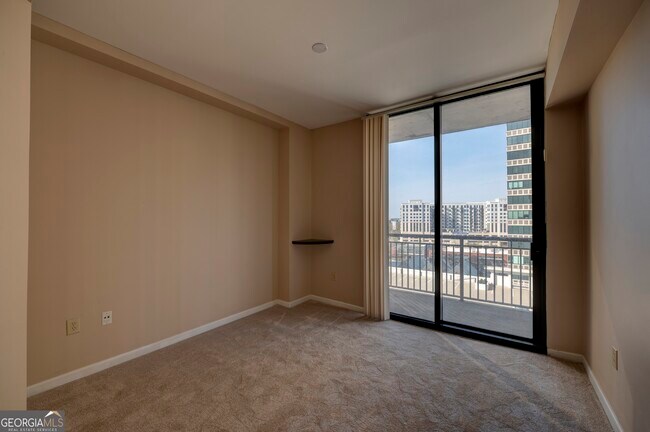 Building Photo - 3040 Peachtree Rd NW