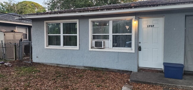 Primary Photo - 1737 Overbrook Ave